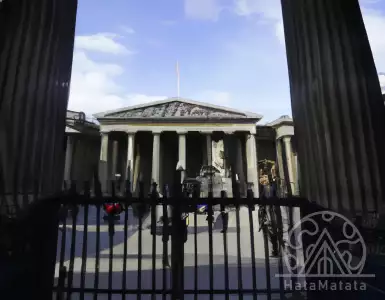 Greece demands the return of artifacts after thefts at the British Museum.