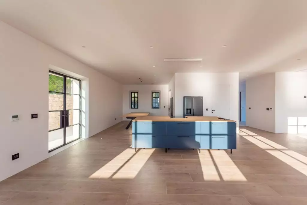 Luxury villa on the Montenegrin coast: a unique opportunity to buy a dream property