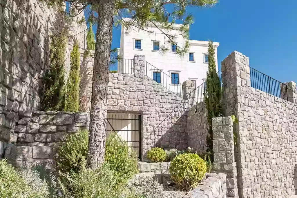Luxury villa on the Montenegrin coast: a unique opportunity to buy a dream property