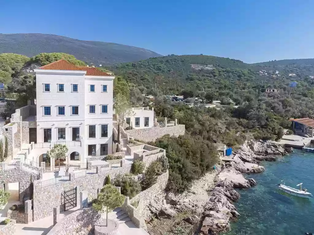 Элитная вилла на Черногорском побережье: уникальная возможность купить недвижимость мечты