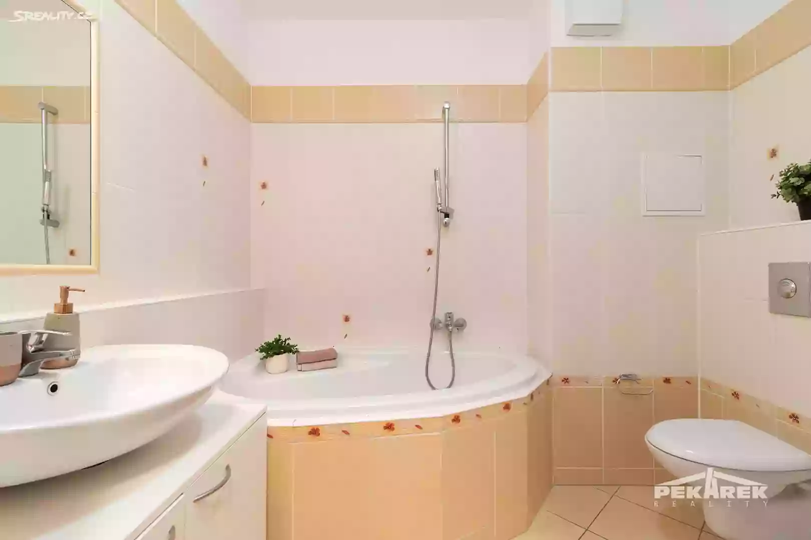 Prague: an ideal place to live and invest. Overview of a 2-bedroom apartment in Zlicin district