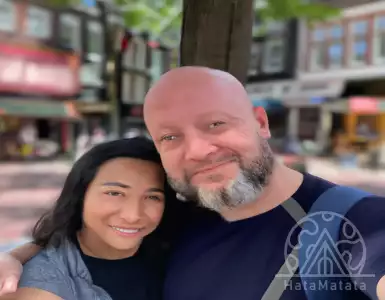 The 53-year-old early retiree has moved his family to Portugal: their happiness is now immense.