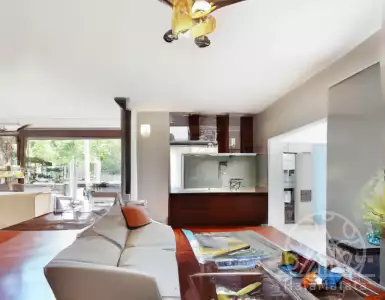 On the market is the new home of Austen Powers from Perth with a cool interior!