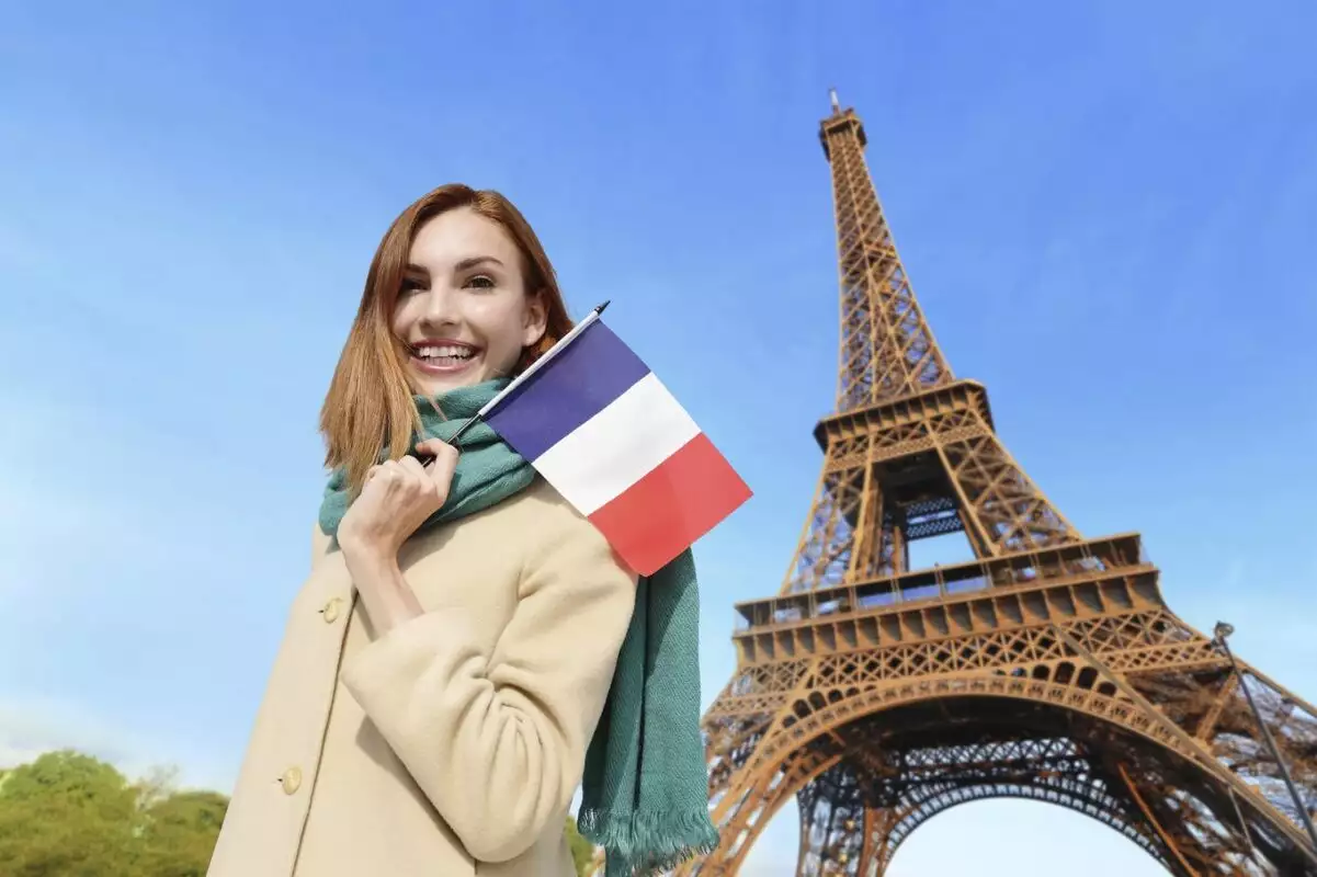 The average monthly wage in France is €2,225, with variations depending on the region and industry. The highest wages are typically found in the Paris region and in sectors such as finance and technology..