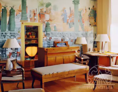 French castle from the16th century, honoring the history of the family in exile