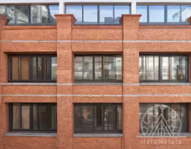 Behind these Paris offices lies a former call center.