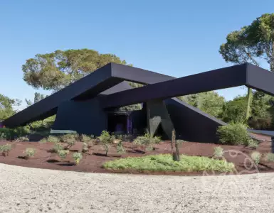 Villa Blackbird in Algarve is a luxurious house with author's finishes and rich atmosphere for full enjoyment of life