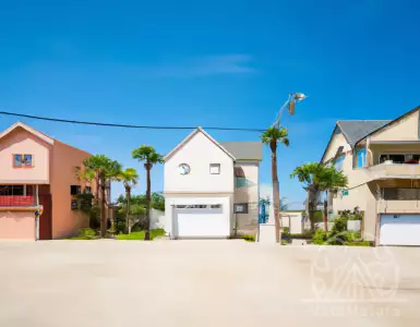 Housing market crash: expert opinion on 2023.