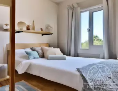 Invest in a furnished rental property with Mon Majord'\'home and make a profit.