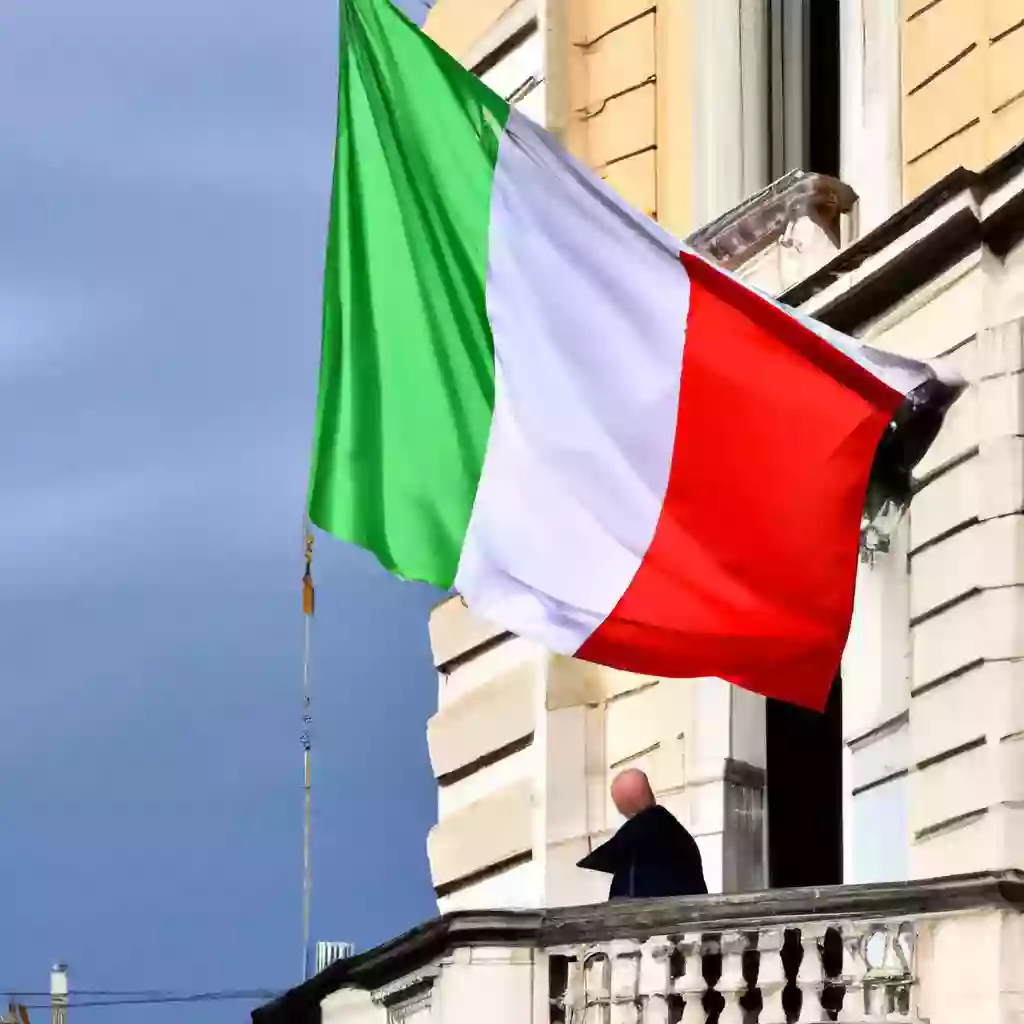 Краткосрочная аренда: Итальянская сила сухой ставки против повышения, лучший Греческий подход