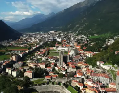 Living in Bellinzona: neighborhoods, costs, pros and cons.