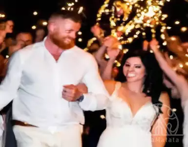 Widower sues restaurants for wife's death in drunk-driver accident