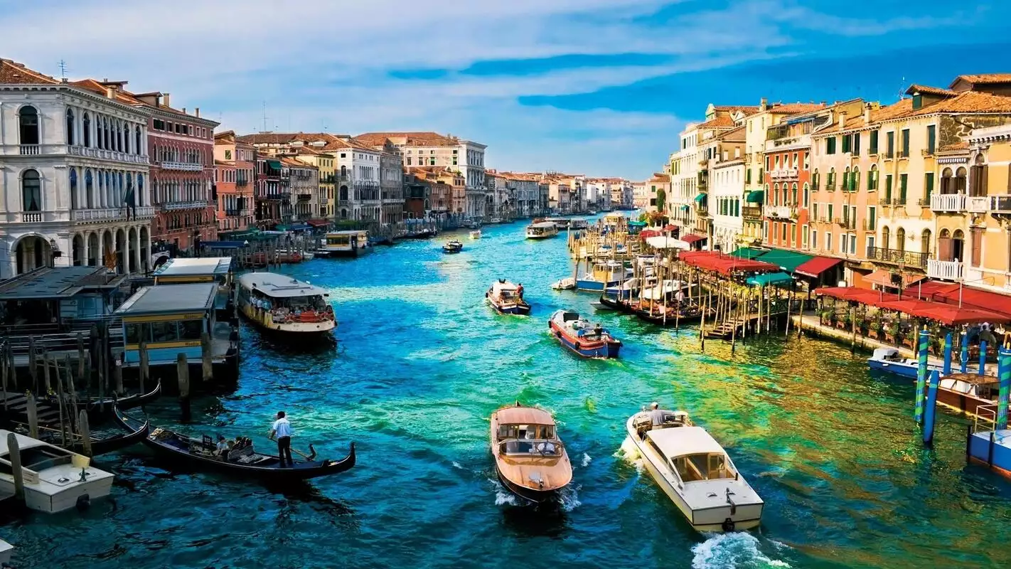 Studying the requirements for obtaining Italian residency status