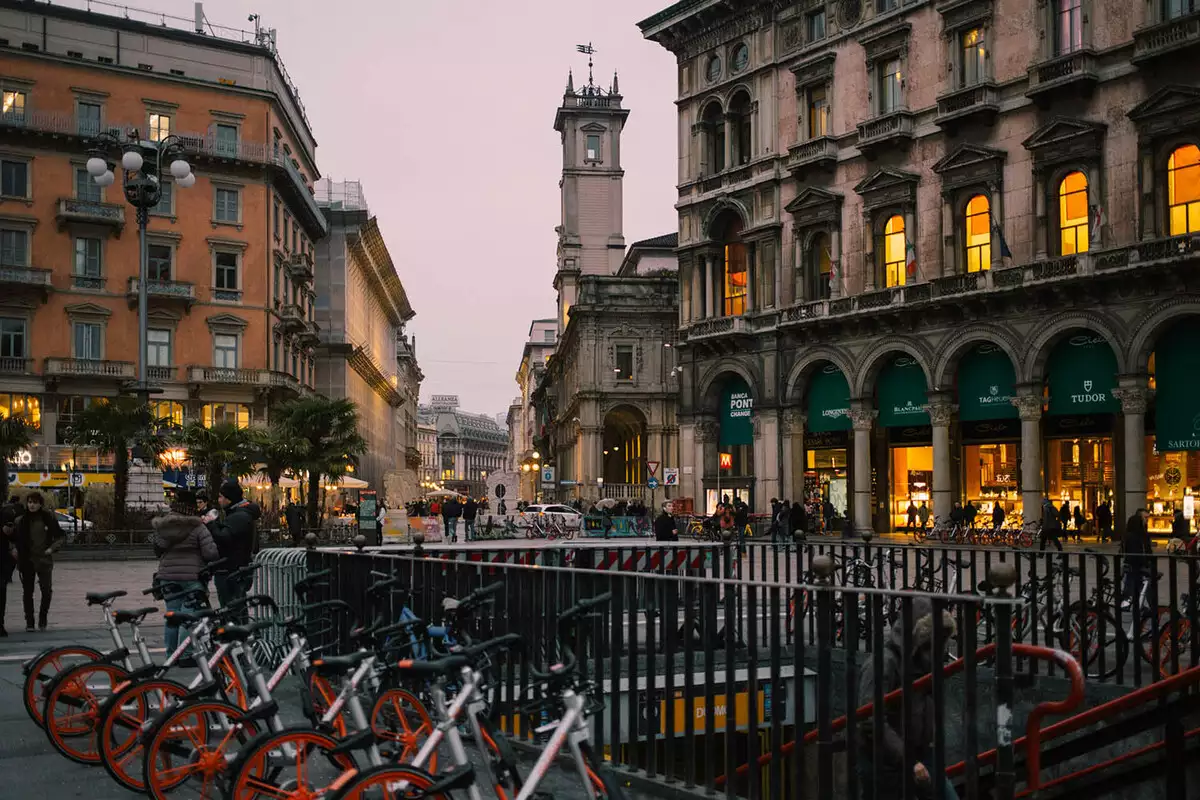 "Revealing the advantages of obtaining a green card in Italy""