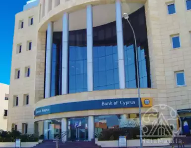 Russian clients face closure of accounts in Cyprus's largest bank