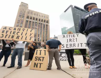 The government will tighten controls on Airbnb-like housing growth.