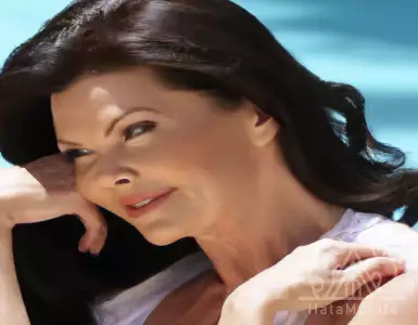 Catherine Zeta-Jones shared a fiery shot from a cliffside villa in Mallorca - Oliva Press News Spain.