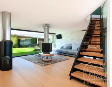 Cascais, Sintra, and Oeiras are leaders in real estate deals