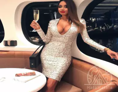 Lesa Milano's net income - How much is Milano worth?