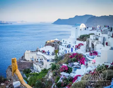 Vacation in Greece: explore the riches of ancient culture and crystal clear waters