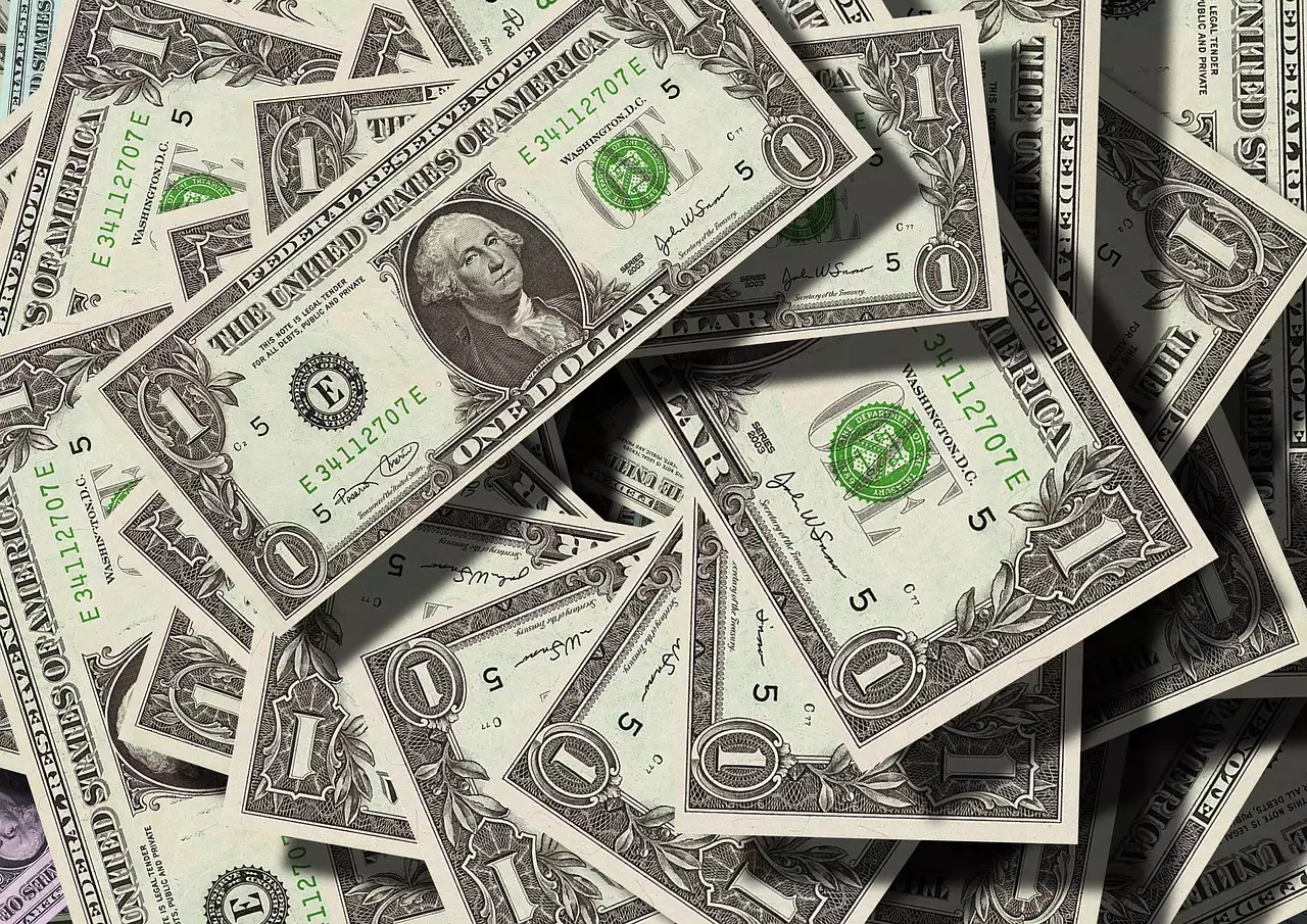 US Economy: Key Indicators and Consumer Debt Burden