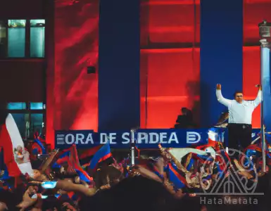 Serbian President Aleksandar Vučić resigns as leader of the SNC party while remaining head of state.