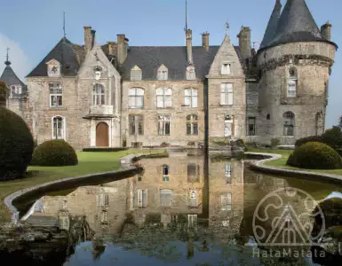 Mary Mini Haines opens French chateau for Ukrainian refugees