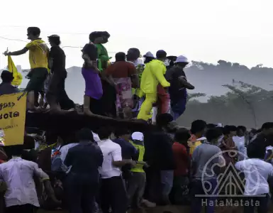 Myanmar military spills blood in the streets, Pha Kok turns into a battlefield.