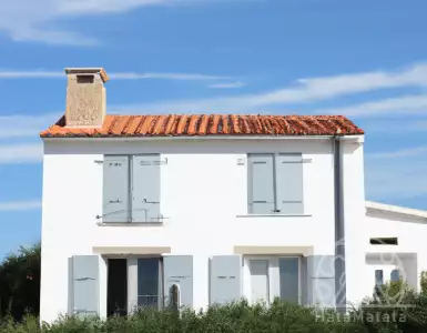 European housing from Allianz: joy or woe at home?