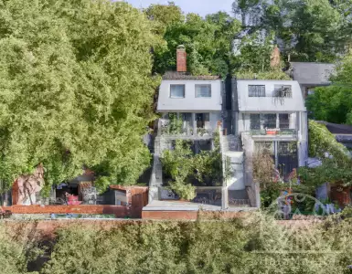 In love with celebrities? A jungle loft inspired by the owner's travels to Africa, Asia and Thailand.