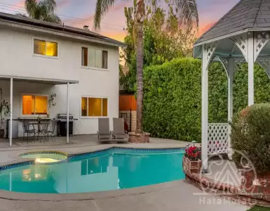 Spacious home with mountain views in Los Angeles