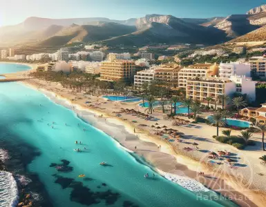 Why is the Costa Blanca becoming increasingly popular for living and real estate investment?