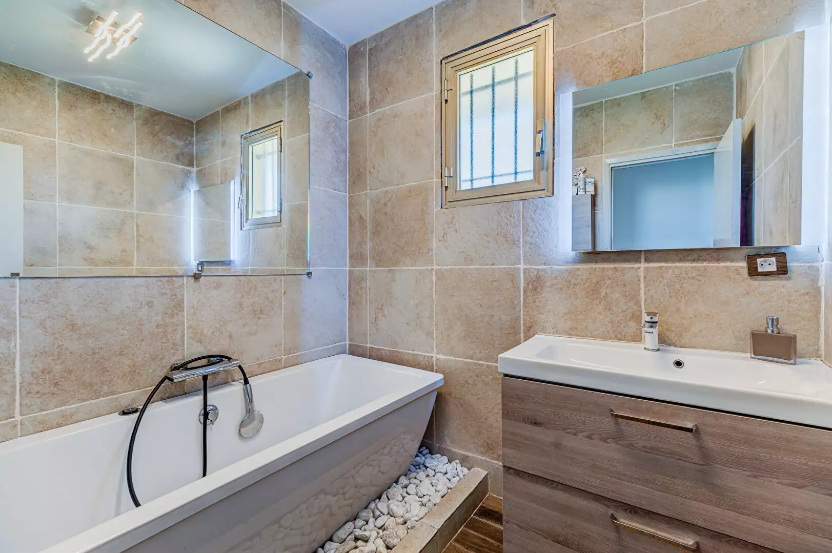 French Cote d'Azur: 3 bedroom duplex for sale in the heart of Nice