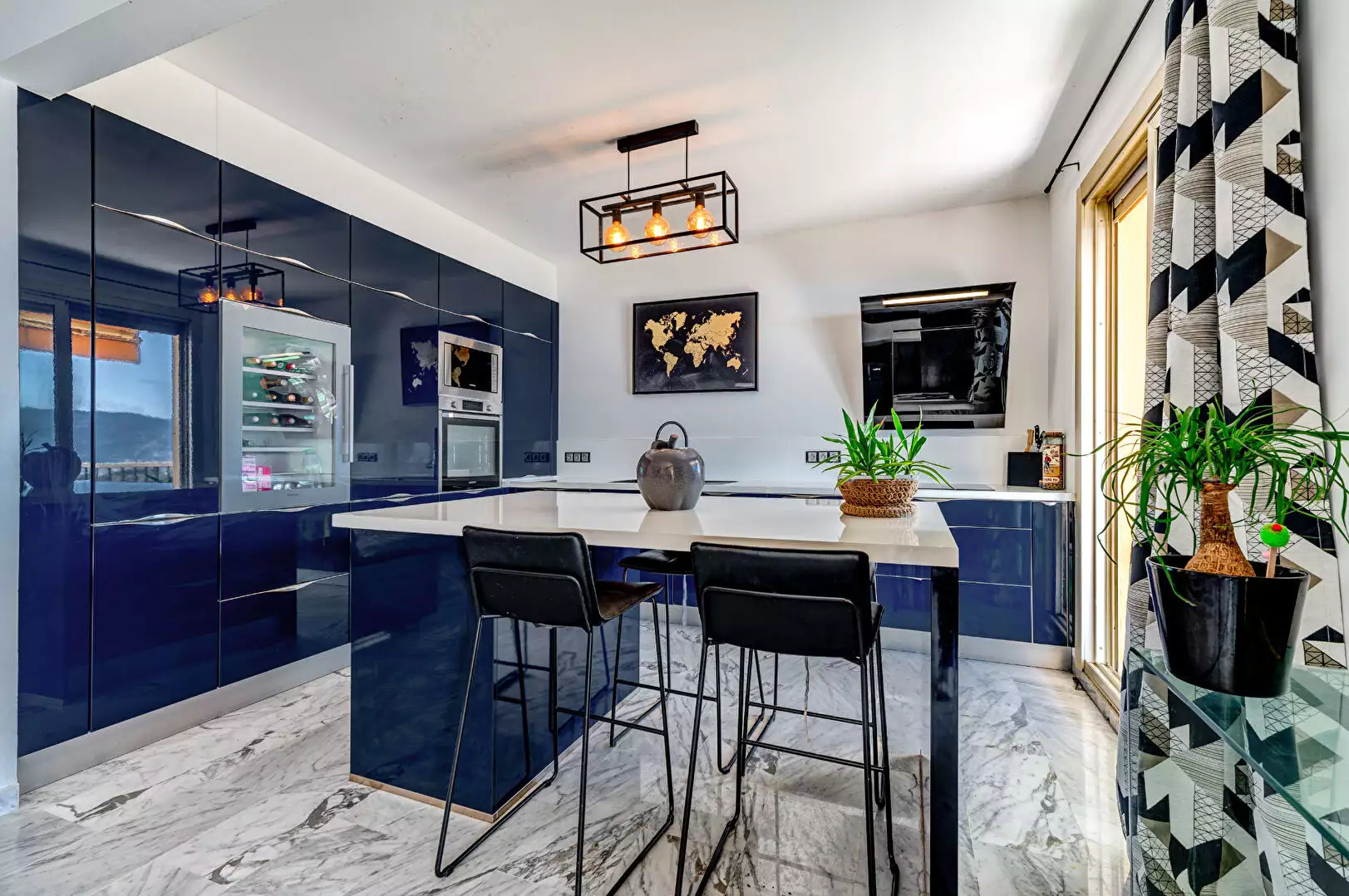 French Cote d'Azur: 3 bedroom duplex for sale in the heart of Nice