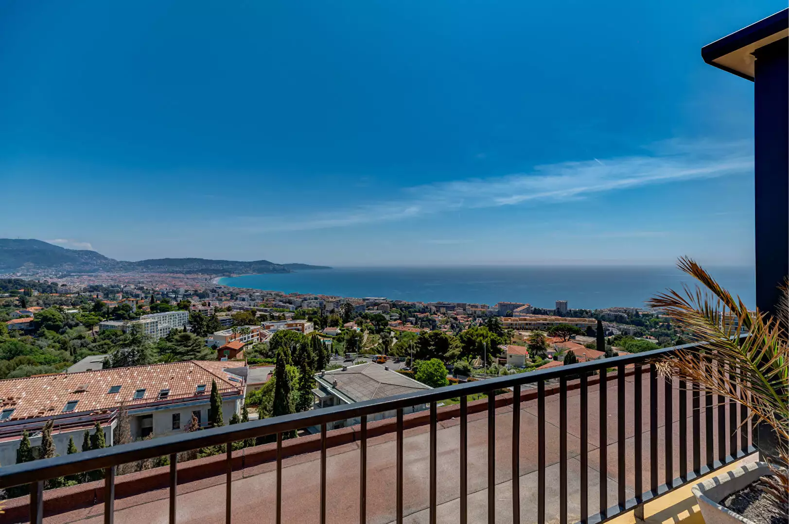 French Cote d'Azur: 3 bedroom duplex for sale in the heart of Nice