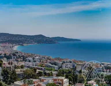 French Cote d'Azur: 3 bedroom duplex for sale in the heart of Nice
