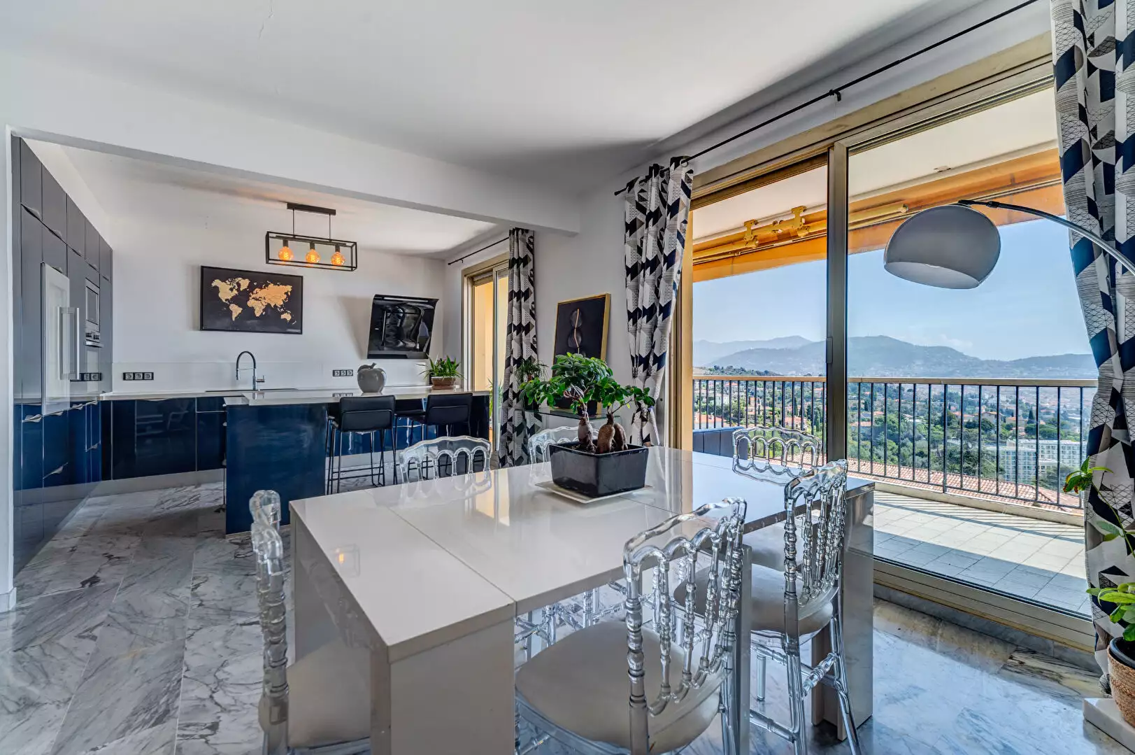 French Cote d'Azur: 3 bedroom duplex for sale in the heart of Nice