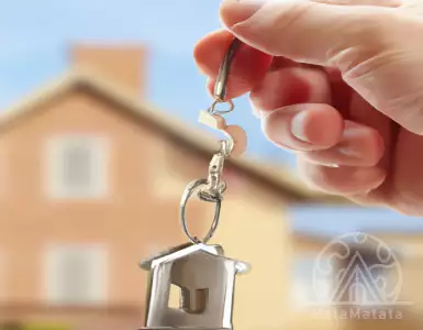 International buyers are becoming less and less likely to purchase homes in the United States. Where are they buying?