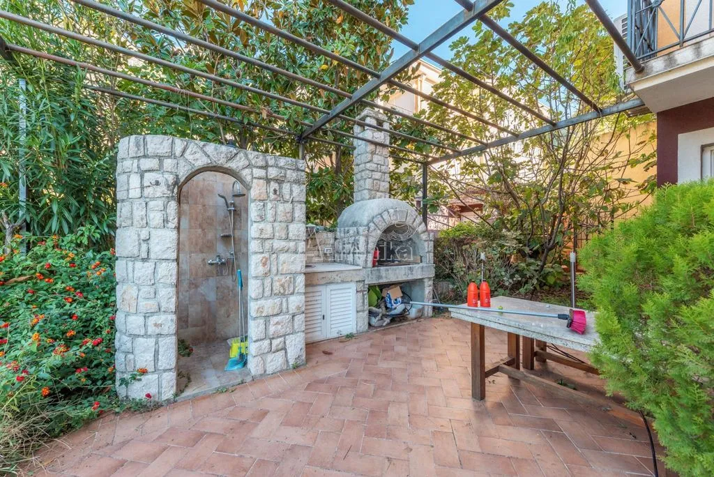 Flat 97m² in Montenegro, Kotor. Priced at 235000€ rent photo-1