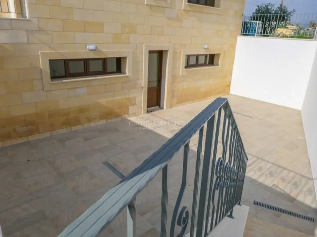 Villa 450m² in Cyprus, Limassol. Priced at 2000000€ rent photo-1