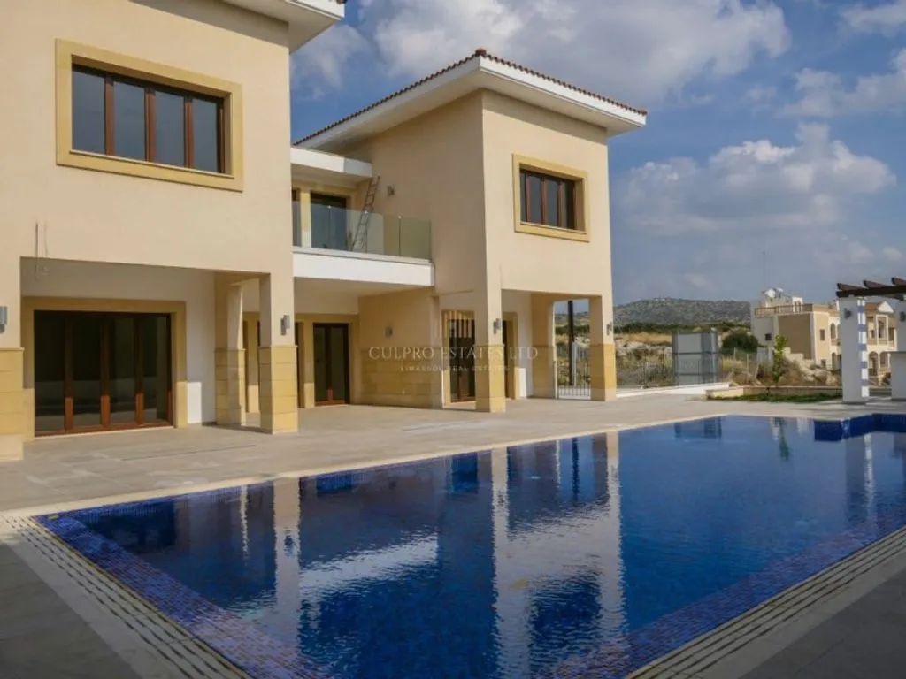 Villa 450m² in Cyprus, Limassol. Priced at 2000000€ rent photo-3