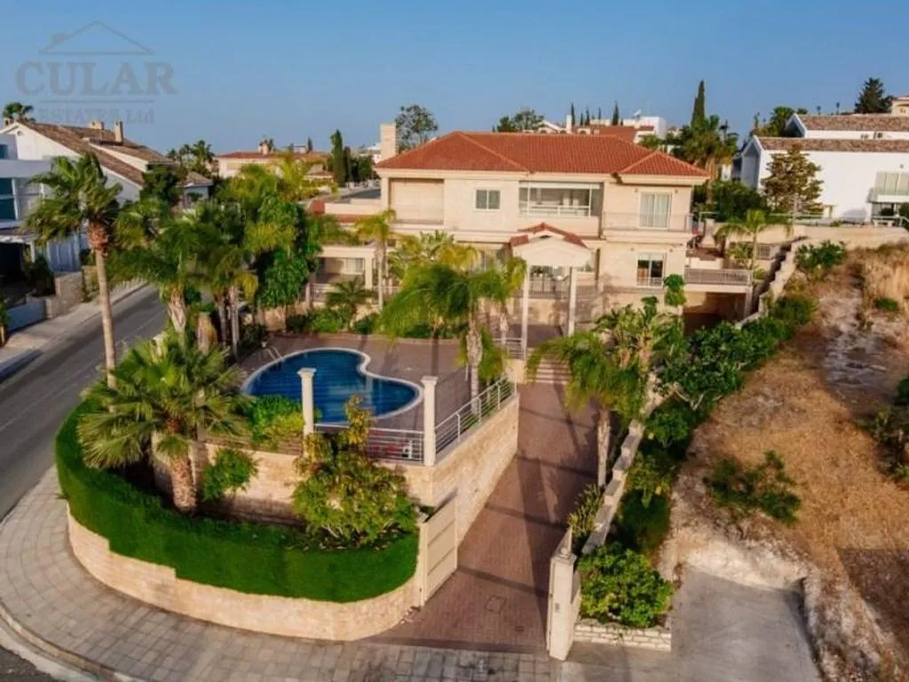 Villa 450m² in Cyprus, Limassol. Priced at 2000000€ rent photo-10