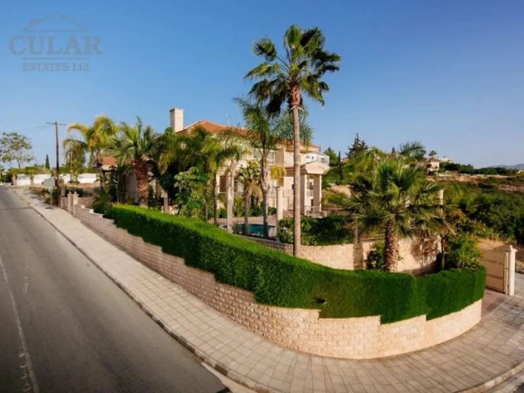 Villa 450m² in Cyprus, Limassol. Priced at 2000000€ rent photo-23