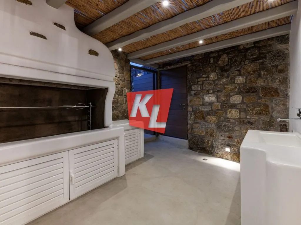 House 725m² in Greece, Mykonos. Priced at 7500000€ rent photo-4