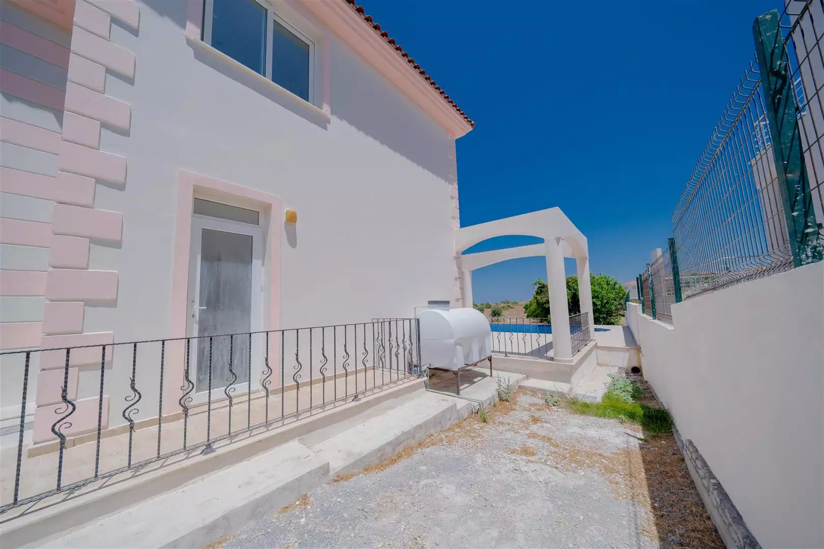 Villa 118m² in Cyprus, Karshiyaka. Priced at 260000£ rent photo-38
