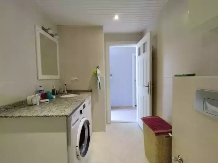 Flat 77m² in Turkey, Payallar. Priced at 128000€ rent photo-14