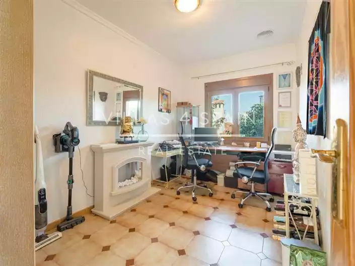 House 162m² in Spain, Orihuela. Priced at 299950€ rent photo-34