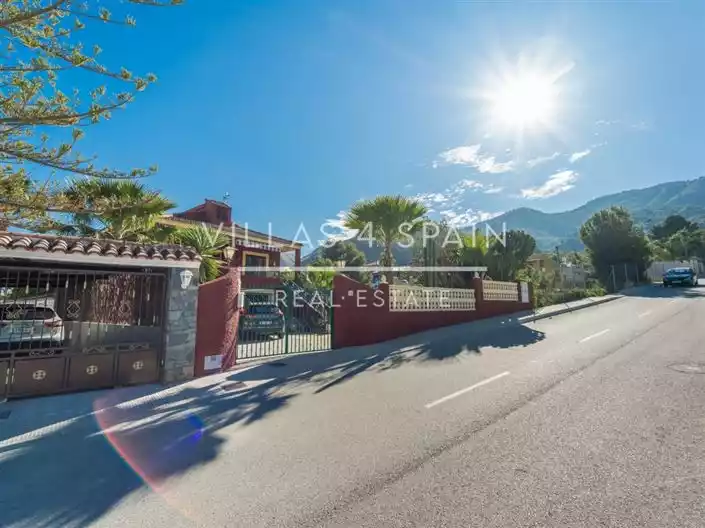 House 162m² in Spain, Orihuela. Priced at 299950€ rent photo-47