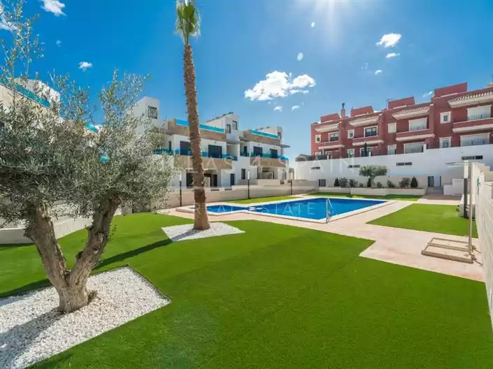 Townhouse 202m² in Portugal, Madeira. Priced at 259000€ rent photo-1