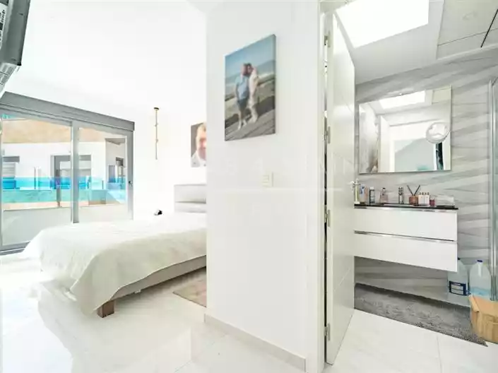 Townhouse 202m² in Portugal, Madeira. Priced at 259000€ rent photo-19